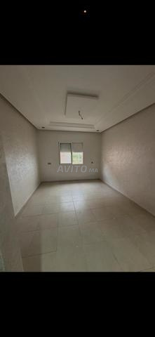 شقة بثلاث غرف للإيجار - 2