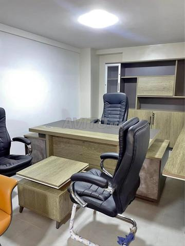 Bureau moderne de direction / Vestiaire - 2