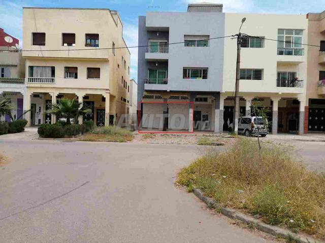 Magasin commercial à vendre 64m