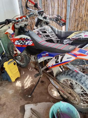 A vendre trois motos de cross