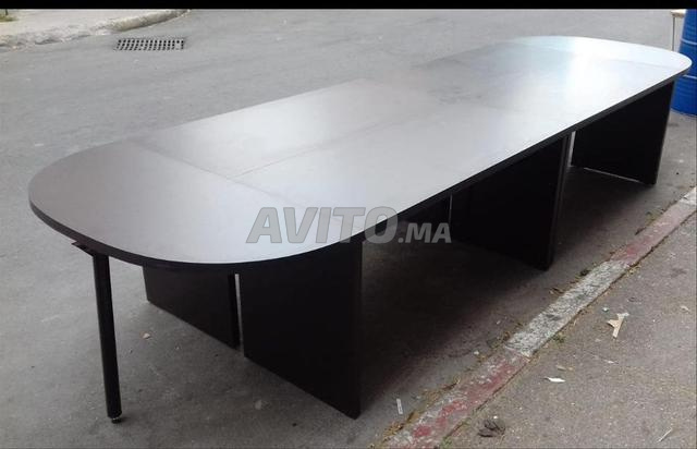 Grande table de réunion professionnelle / vestiaire - 2