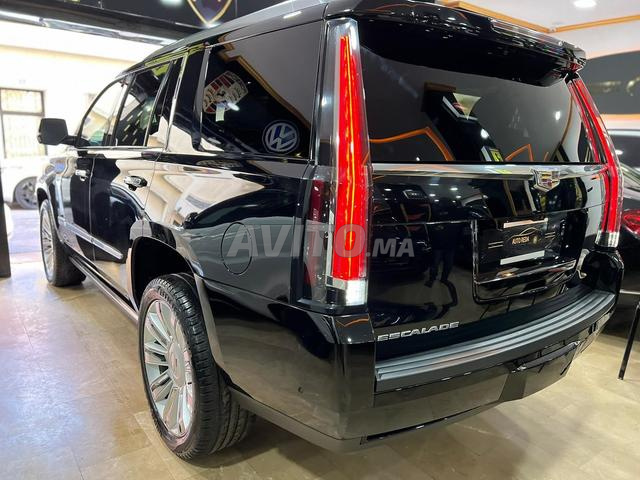 CADILLAC ESCALADE - 2