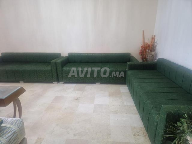 كرسي بذراعين جميل