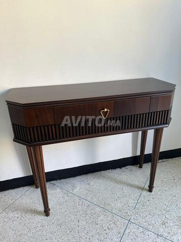 كونسول خشب ليطر بتصميم أنيق - 2