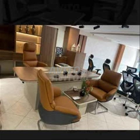 مكتب فاخر مع جانب و خزانة - 2