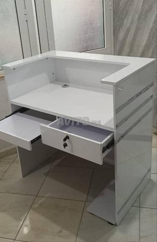 كونتر استقبال مع صندوق - 2