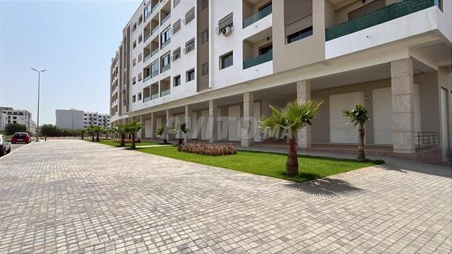 Commerce à vendre ou à la location à Salé / 207m²