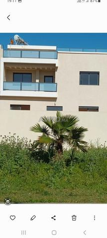 فيلا مشرقة جداً بواجهتين حرتين