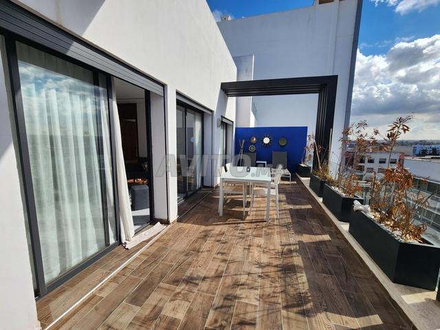 شقة رائعة جديدة مع تراس