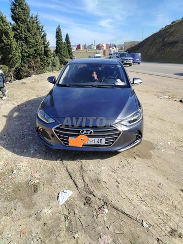 هيونداي إلنترا