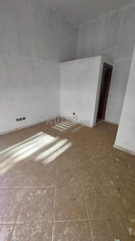 محل للإيجار بمساحة 18 متر مربع في سلا الجديدة - 2