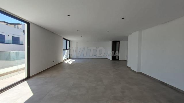 Plateau Bureau Neuf avec Terrasse à Bachkou - 2