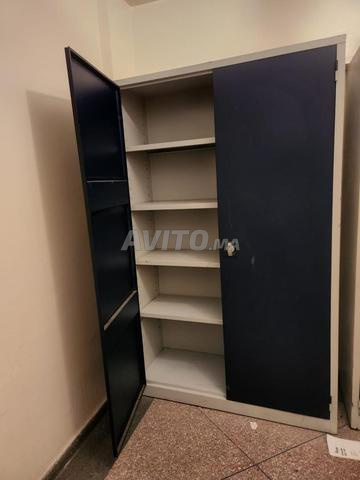 Bureau et meuble - 2