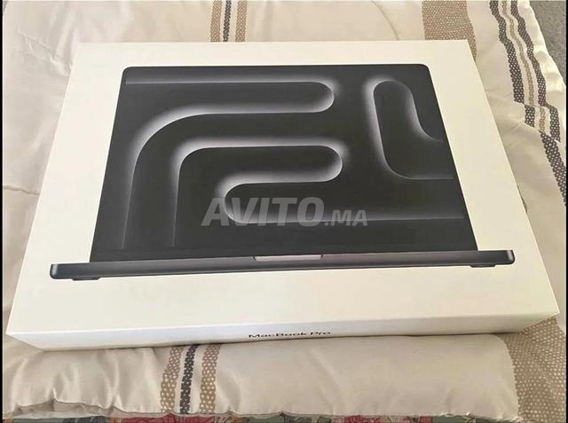 MacBook Pro M3 Pro 16 18Go 5 Cycles Noir Sidéral