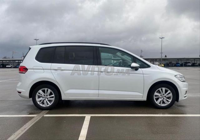 Volkswagen Touran Diesel Automatique 2020 à Meknès - 2