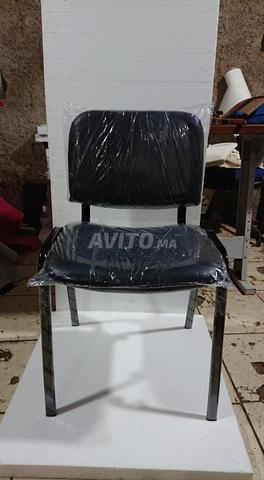 Chaises ISO solides et confortables - 2