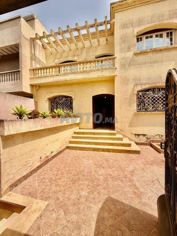 Villa 5 chambres à vendre à Beni khlef