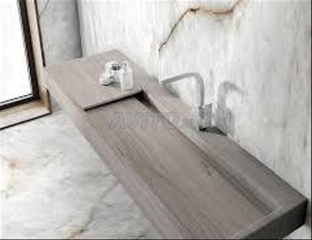 مطبخ عصري بتصميم خزانة وتلبيسة - 2