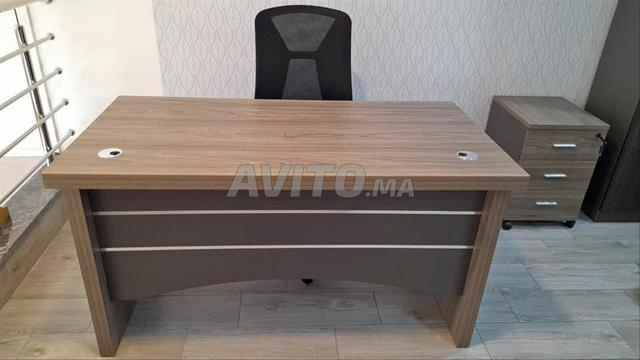 مكاتب 1.40 مستوردة – تصميم عملي وأناقة عصرية - 2