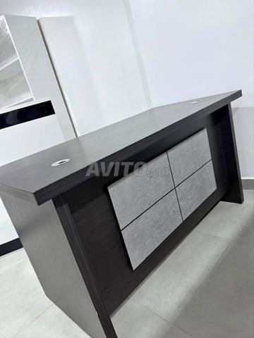 مكاتب مستوردة 1.40 بمقاس عملي يناسب مختلف الأماكن ✨