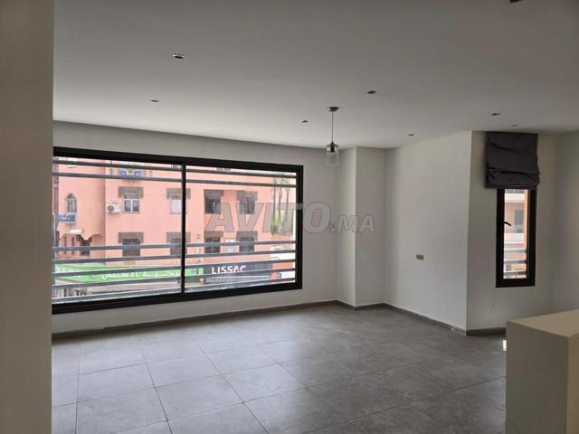 مكتب في وسط مدينة جليز - 2