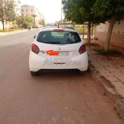 بيجو 208 2016 بحالة ممتازة - 2