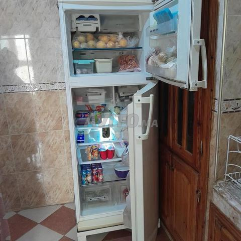 ثلاجة Whirlpool بحالة ممتازة - 2