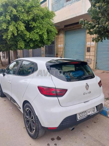 Véhicule à vendre Clio - 2