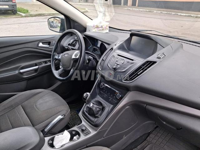 Ford Kuga modèle 2017 - 2