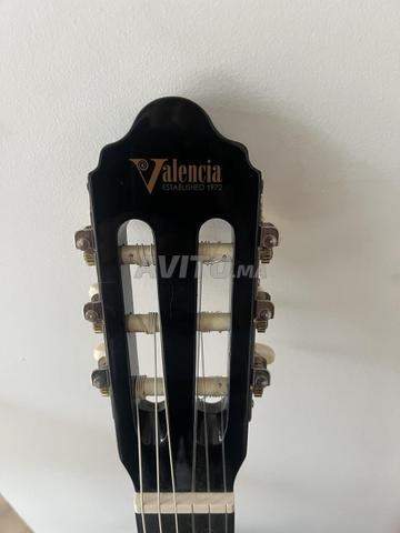 Guitare Valencia VC104BK et Capo Valencia - 2