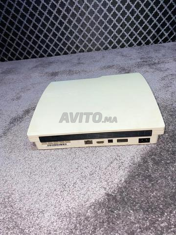 PS3 Slim avec 13 jeux - 2