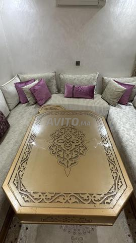 Table en bois naturel - 2