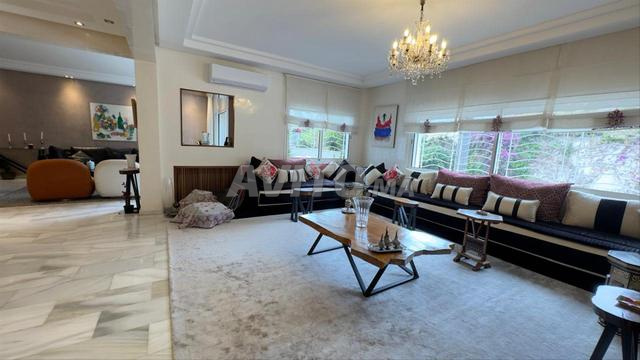 دوبلكس رائع للبيع في عين دياب - 2