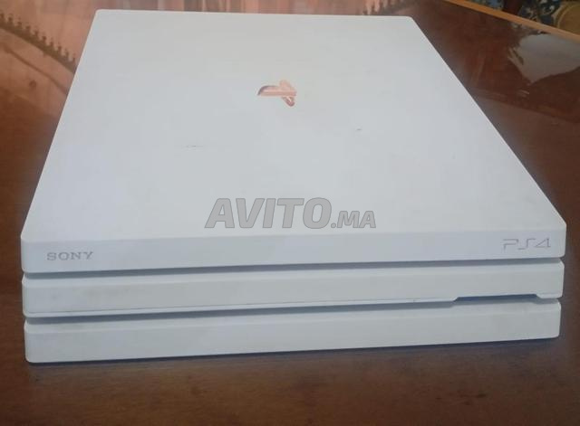 PS4 PRO GLACIER WHITE
