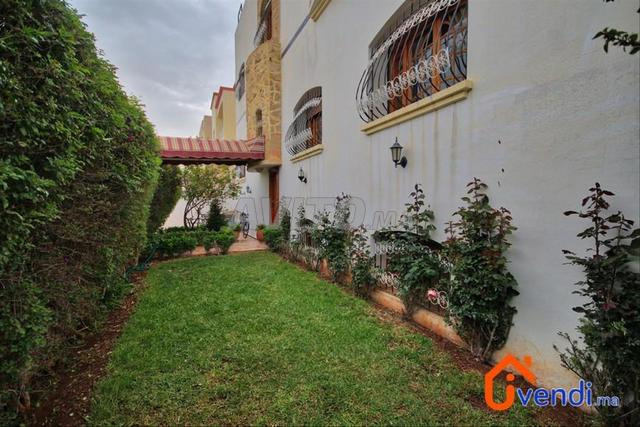 Villa Fès Ain Chkef 3 étages jardin 4 chambres
