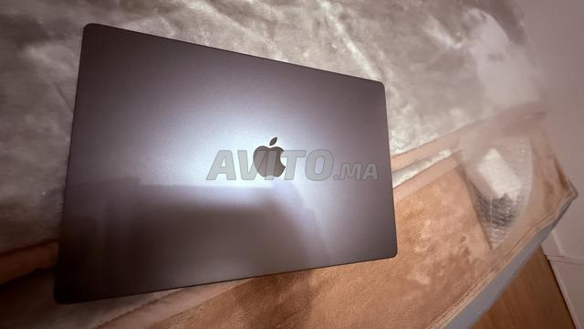 Apple MacBook Pro 16” M4 Max neuf noir sidéral