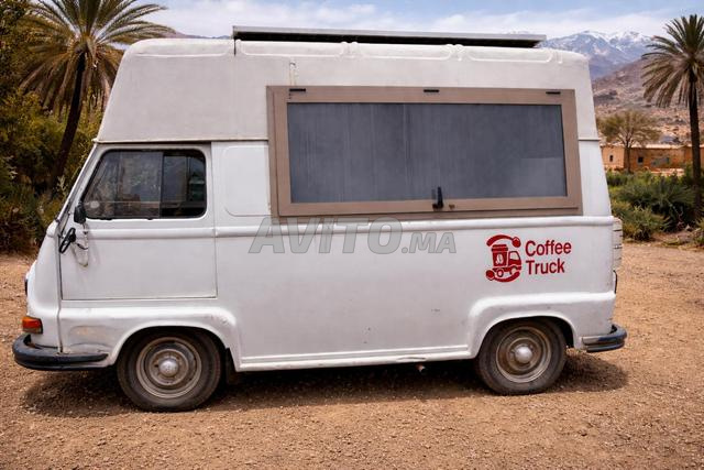 RENAULT ESTAFETTE 1980 - 2