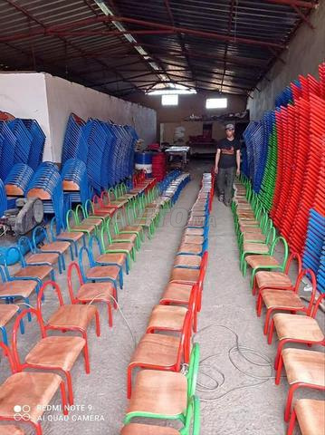 معدات مدرسية / كرسي مدرسي خشبي