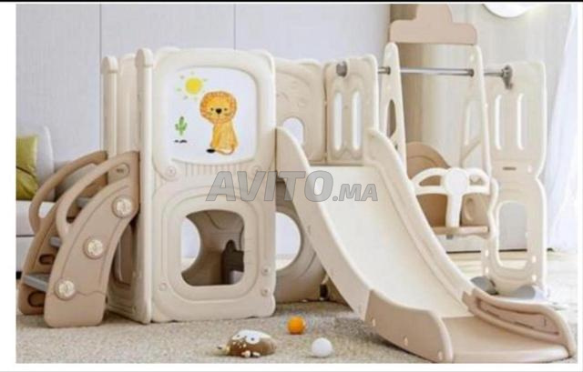 Mobilier éducatif enfant / vestiaire - 2