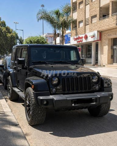 جيب رانجلر صحارى أنليميتد ديزل 2017 80000 كم - 2