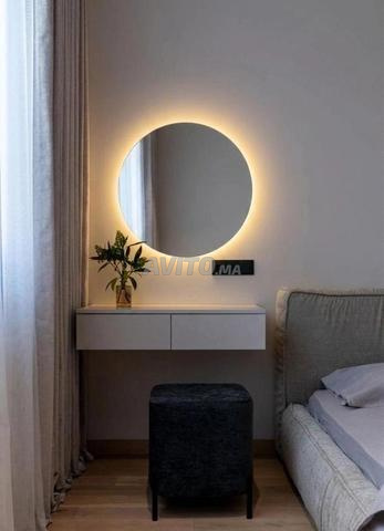 🌻 طاولة زينة أنيقة مع مرآة LED - 2