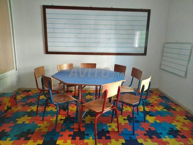 Chaise avec tablette d'écriture pour école / vestiaire - 2