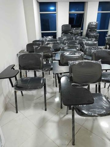 Chaise avec écritoire – Le confort dont chaque élève a besoin