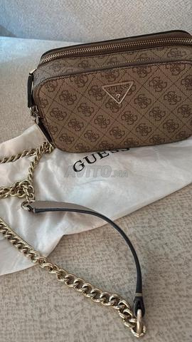 Sac GUESS authentique utilisé de bonne qualité