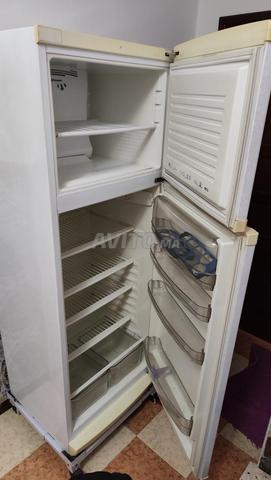 ثلاجة عاملة - 2