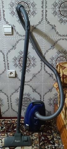 مكنسة Whirlpool 1300 واط نظيفة جداً