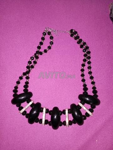 عقد فاخر جميل جداً من حجر أسود - 2