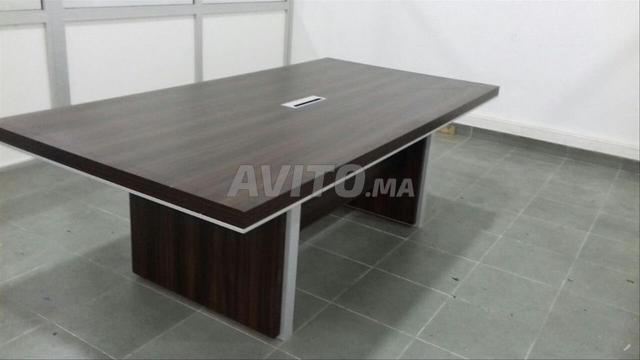 Table de réunion professionnelle / Vestiaire - 2