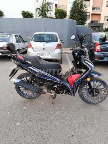 دراجة نارية نظيفة، تم تعديلها بسعر جيد - 2