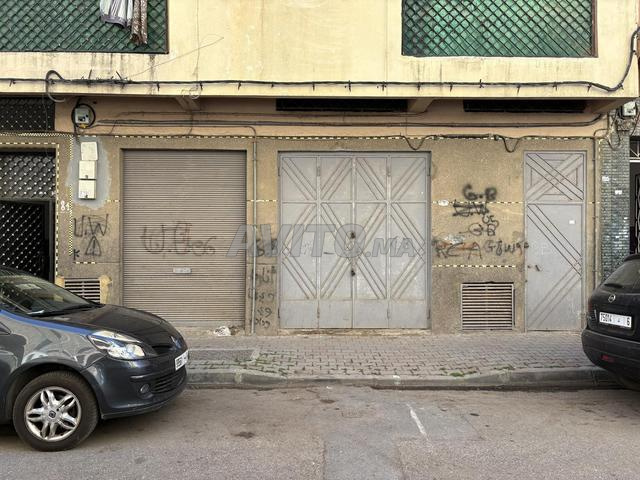 محل 142م² تحت الأرض - حي سوارت، عين بورجة